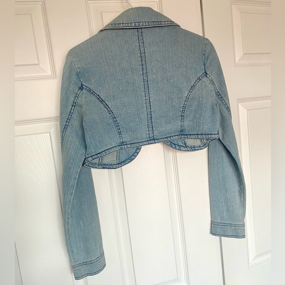 Cropped Denim Jacket - Picture 3 of 8